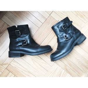 Steve Madden black "Cain" short ankle moto boots